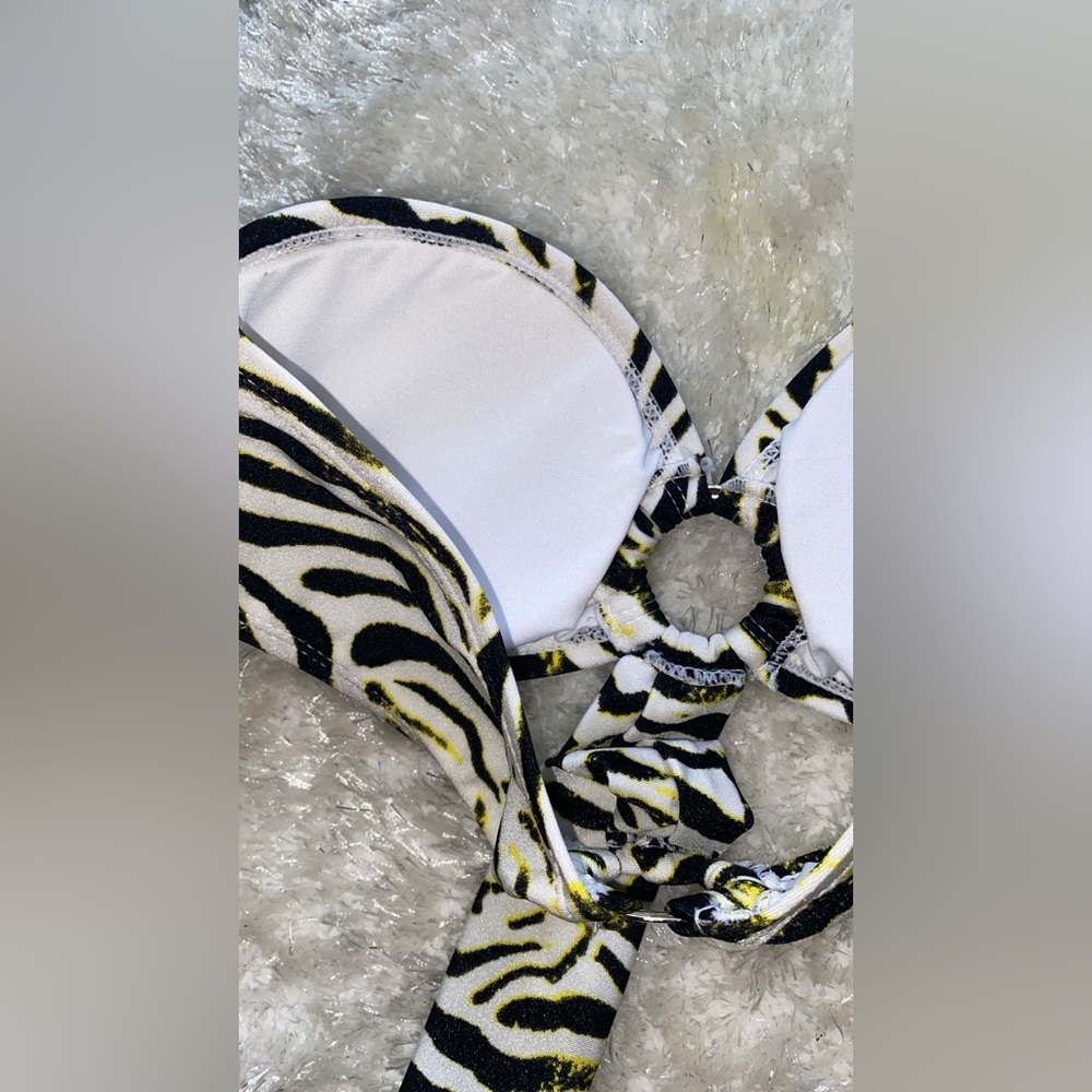 Zebra print bikini Kendall & Kylie - Picture 4 of 7